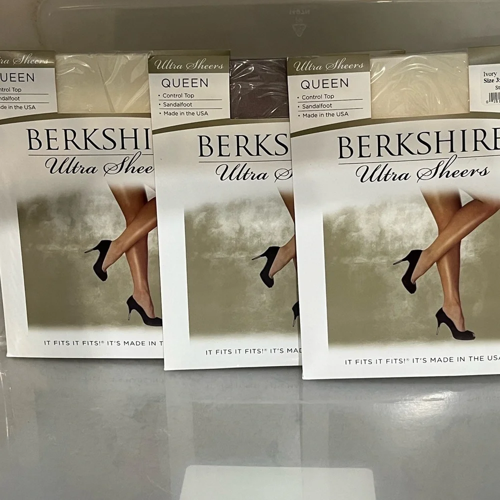 Berkshire Ultra Sheers in Ivory and NU GRAY, LOT OF 3 SIZEES 3X—4X